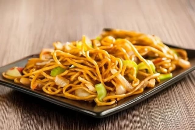 L2. Chicken Chow Mein (soft noodle).