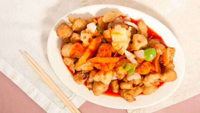 L12. Sweet & Sour Chicken.