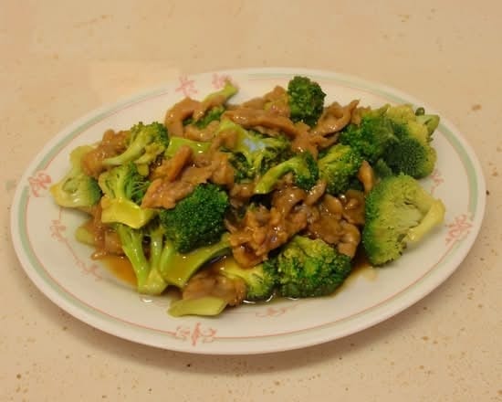 L8. Beef With Broccoli.